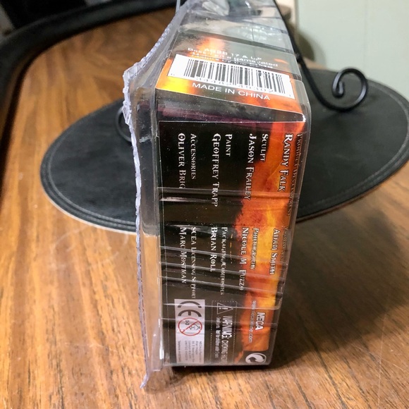 NECA God of War Kratos Action Figure - Picture 6 of 7